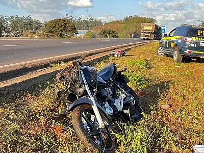 Ambulância de São Gabriel do Oeste se envolve em acidente que mata jovem na BR-163