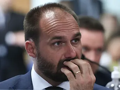 PF determina retorno de Eduardo Bolsonaro ao cargo de escrivão no RJ após perda de mandato