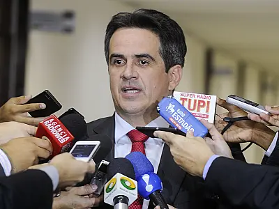 Ciro Nogueira pede "bom senso" à direita diante de candidaturas da família Bolsonaro