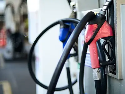 Aumento de impostos federais eleva preço do diesel nos postos a partir deste domingo (1º)