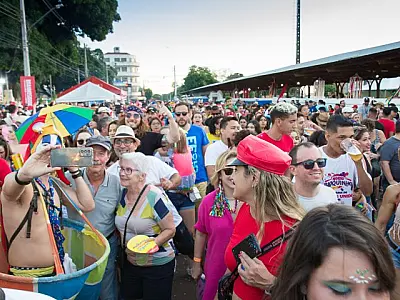 Campo Grande agita o Carnaval de rua com mais de 130 mil foliões