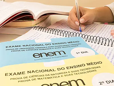 A Jornada do ENEM: Como um Exame Nacional transformou a educação superior no Brasil