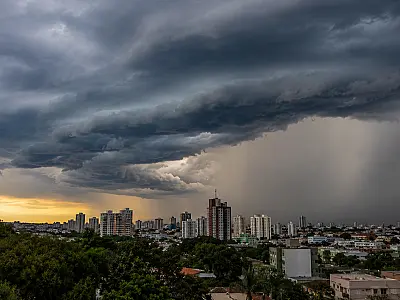 Alerta vermelho: temporais avançam pelo Sul e frente fria coloca Mato Grosso do Sul em atenção para tempestades