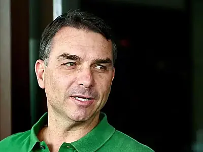 Flávio minimiza reação à aproximação com Centrão com Lula e intensifica críticas internacionais