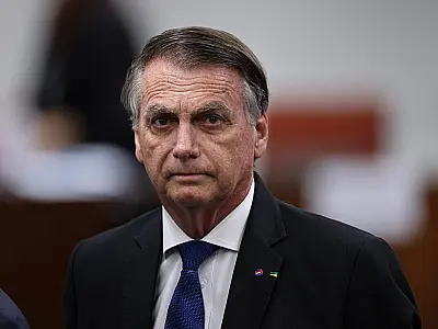 Bolsonaro passa por cirurgia no Natal para correção de hérnia e tratamento de soluços em Brasília