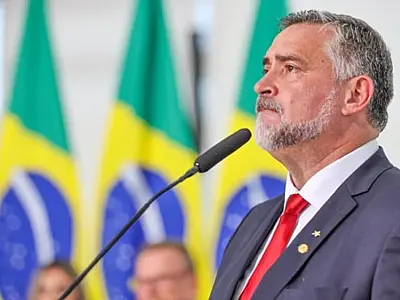 Ministro Paulo Pimenta desmente uso de recursos federais em show de Madonna no Rio