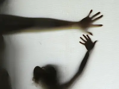 No Brasil, 64 meninas de até 17 anos são vítimas de violência sexual por dia