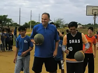 Projeto que Oscar Schmidt viabilizou vence torneio escolar nacional