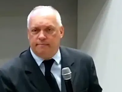 Pastor é novamente filmado usando calcinha em Goiânia