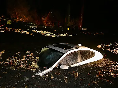 Tempestades recordes colocam vastas áreas da Califórnia em alerta por enchentes e deslizamentos
