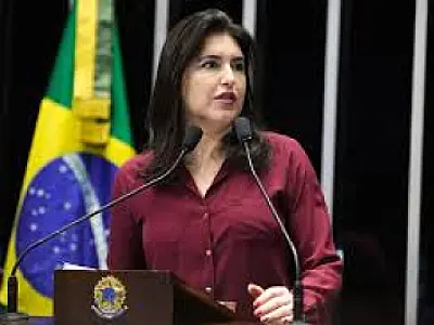 Simone Tebet prepara saída do MDB e muda eixo político
