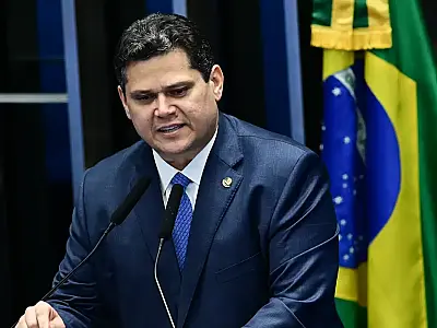 Congresso não admite ingerência em Poderes do Brasil, diz Alcolumbre