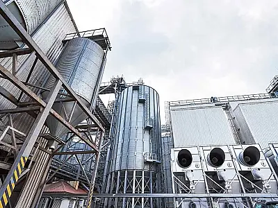 Produção industrial recua 0,2% em julho e acumula efeitos do juro alto