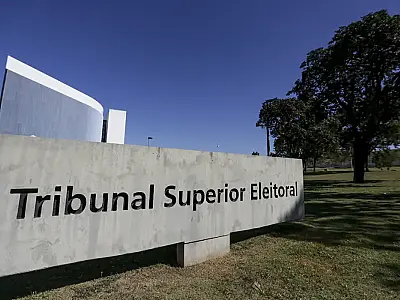 Internet e inteligência artificial entram no centro das regras para 2026