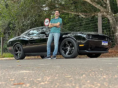 Uma experiência ao volante do Dodge Challenger: um clássico, um ícone, um sonho