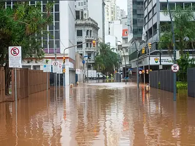 Guaíba registra queda, mas Porto Alegre continua em alerta de inundação