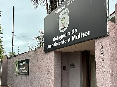 Lutador amador persegue ex, ameaça amigo com chave de fenda e é preso a metros da Delegacia