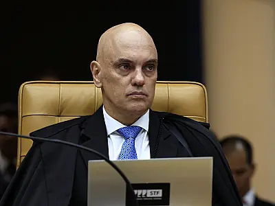 Alexandre de Moraes é acusado de usar TSE para investigações políticas não oficiais