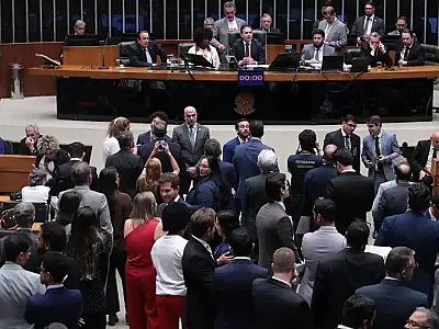 Câmara aprova PEC pelo fim da Escala 6x1