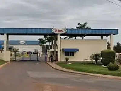 JBS é novamente fiscalizada por mau cheiro em Campo Grande; moradores exigem providências