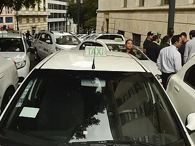 Governo abre crédito de R$ 30 bilhões para motoristas de táxi e de aplicativo