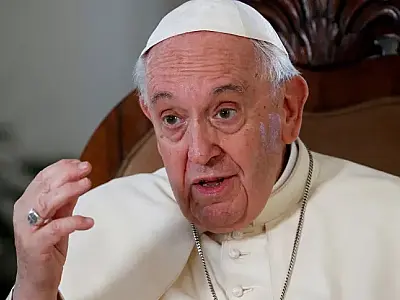 Papa Francisco permanece internado com infecção respiratória e preocupa o Vaticano