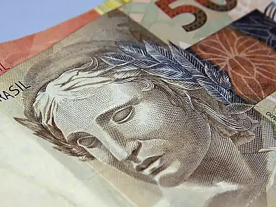 Brasileiros sacaram R$ 315 milhões em valores a receber em maio