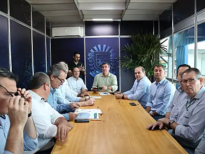 Eduardo Riedel recebe representantes do agronegócio em gabinete itinerante na Expogrande