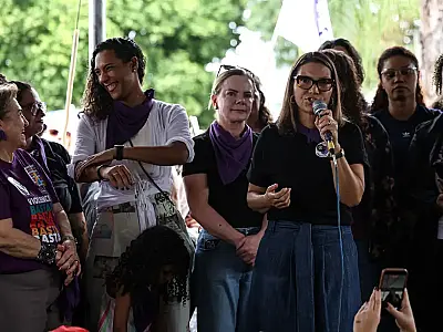 Ministras exaltam luta das mulheres em ato contra o feminicídio
