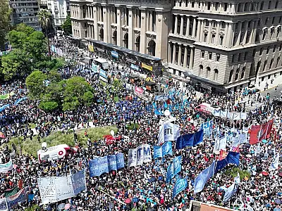Argentina: paralisação geral contra medidas econômicas de Milei abala o país