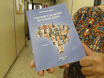 Caderneta da Pessoa Idosa ganha nova edição com foco em saúde mental e prevenção da violência