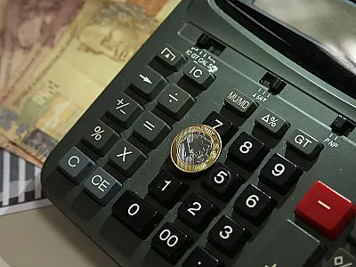 'Desenrola Brasil': Inadimplentes poderão ter suas dívidas de até R$ 5 mil renegociadas em 60 vezes