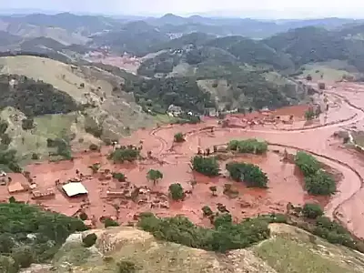 Negociações de reparação após rompimento de barragem no Brasil enfrentam impasses