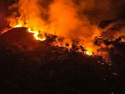 Fogo se espalha novamente no Parque das Nascentes do Rio Taquari