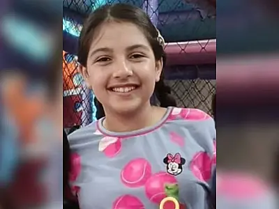 Menina morre após ter cabelo sugado por ralo de piscina