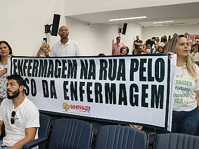 Profissionais de enfermagem reivindicam apoio dos 24 deputados para cumprimento do piso salarial