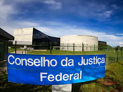 Juízes federais irão desfrutar de 'mamata' com 10 folgas ou até R$ 11 mil por mês