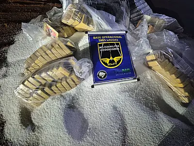 Caminhão tomba na MS-040 e revela carga de drogas avaliada em R$ 13,5 milhões