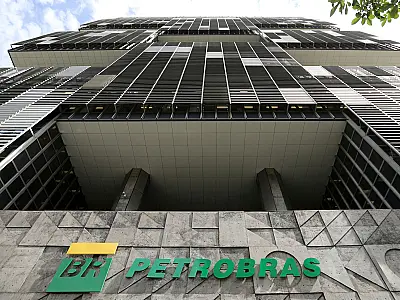 Petrobras anuncia redução de 4,66% para o preço da gasolina nas refinarias em todo o país