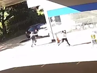 Homem que tentou matar ex em posto de gasolina enfrenta primeira audiência em Campo Grande