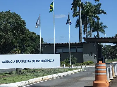 Políticos, juristas e jornalistas entre alvos de Operação da PF do caso de espionagem na Abin