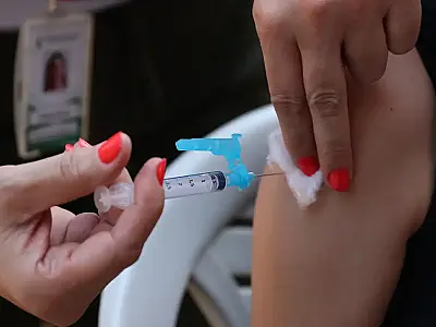 Vacina contra HPV reduz em 58% casos de câncer de colo de útero