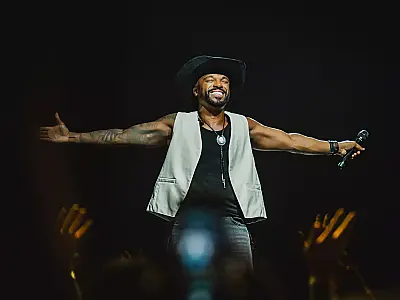 Vendas para show de Alexandre Pires em Campo Grande começam com opções open bar e setores VIP