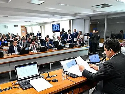 Reforma Tributária : Texto-base é aprovado na CCJ do Senado com mudanças de última hora