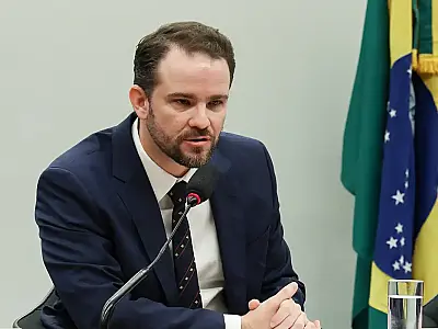 Durigan: dívida do Brasil é menor do que a de grandes economias