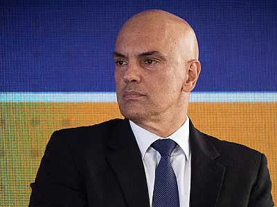 Moraes autoriza Bolsonaro a receber atendimento médico e internação de urgência sem aval prévio