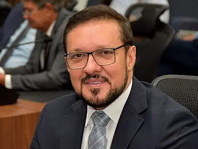 Justiça Eleitoral rejeita pedido de urgência e mantém disputa pela vaga de Lucas de Lima