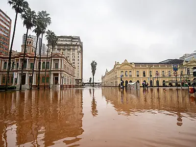 Com 85% da população afetada, racionamento de água é decretado em Porto Alegre após inundações