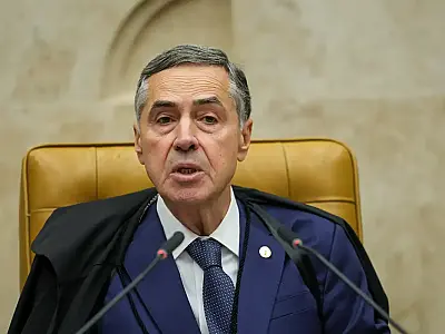 Barroso diz que atuação de Moraes evitou grave erosão democrática