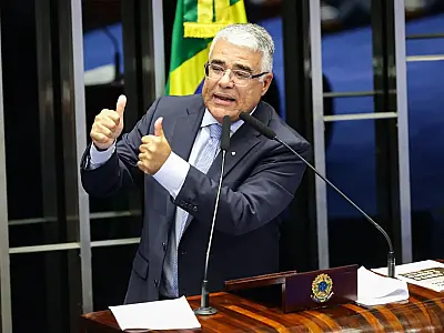 Senadores aliados de Bolsonaro pedem revisão de tramitação de projeto que criminaliza misoginia